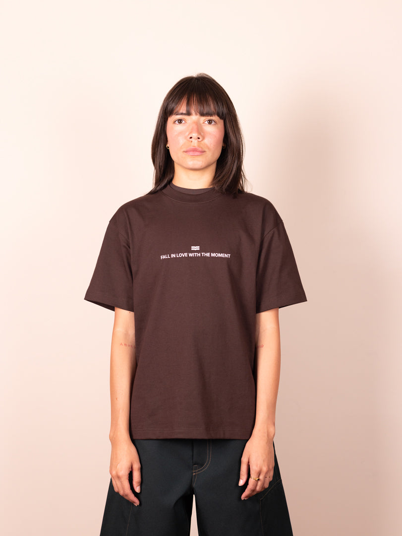 Fall in love bark tee