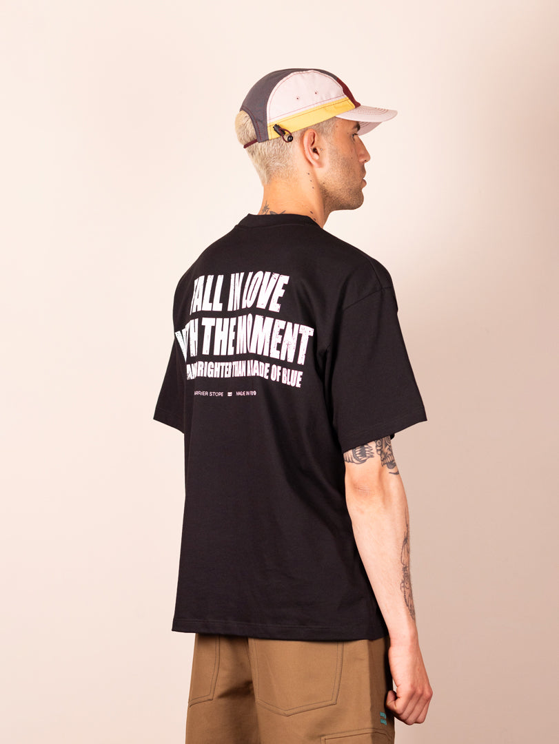 Fall in love black tee